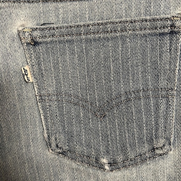 Woman’s Plus Striped Levi’s White Tag Stretchy Distressed Shorts Size 18 - Picture 7 of 12